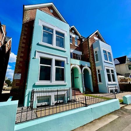Sea Breeze - Pebbles Apartment Bournemouth Bagian luar foto