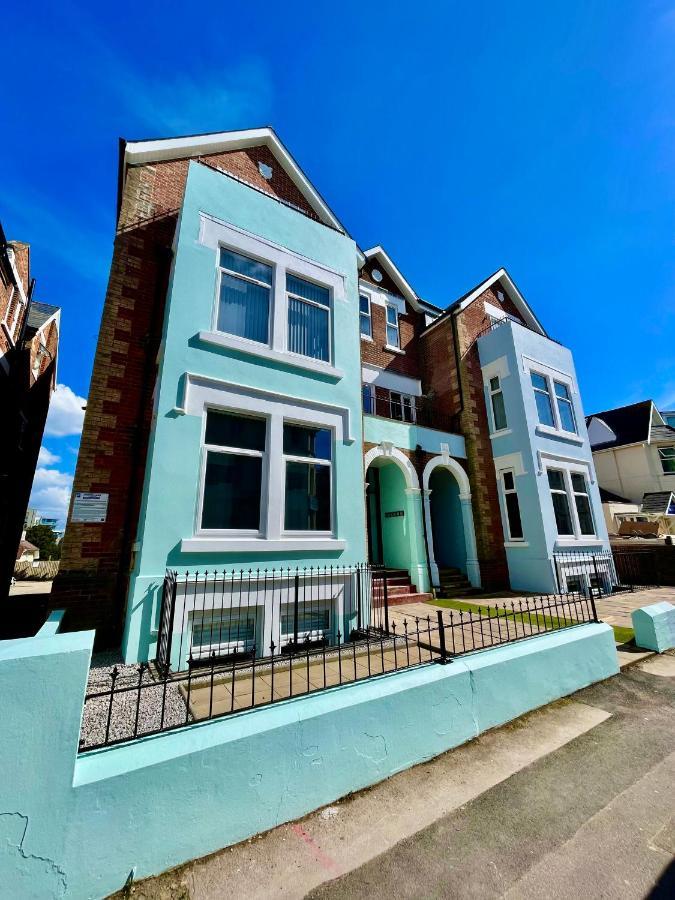 Sea Breeze - Pebbles Apartment Bournemouth Bagian luar foto