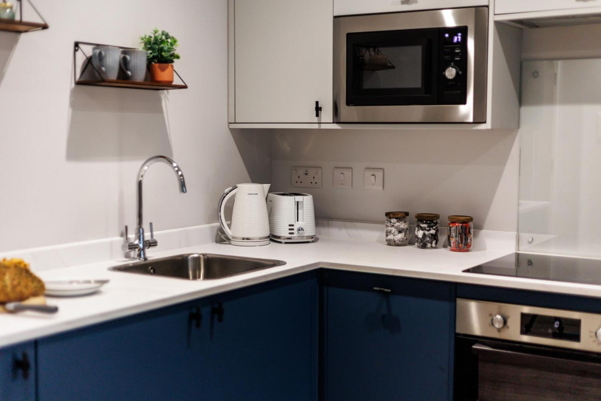 Sea Breeze - Pebbles Apartment Bournemouth Bagian luar foto