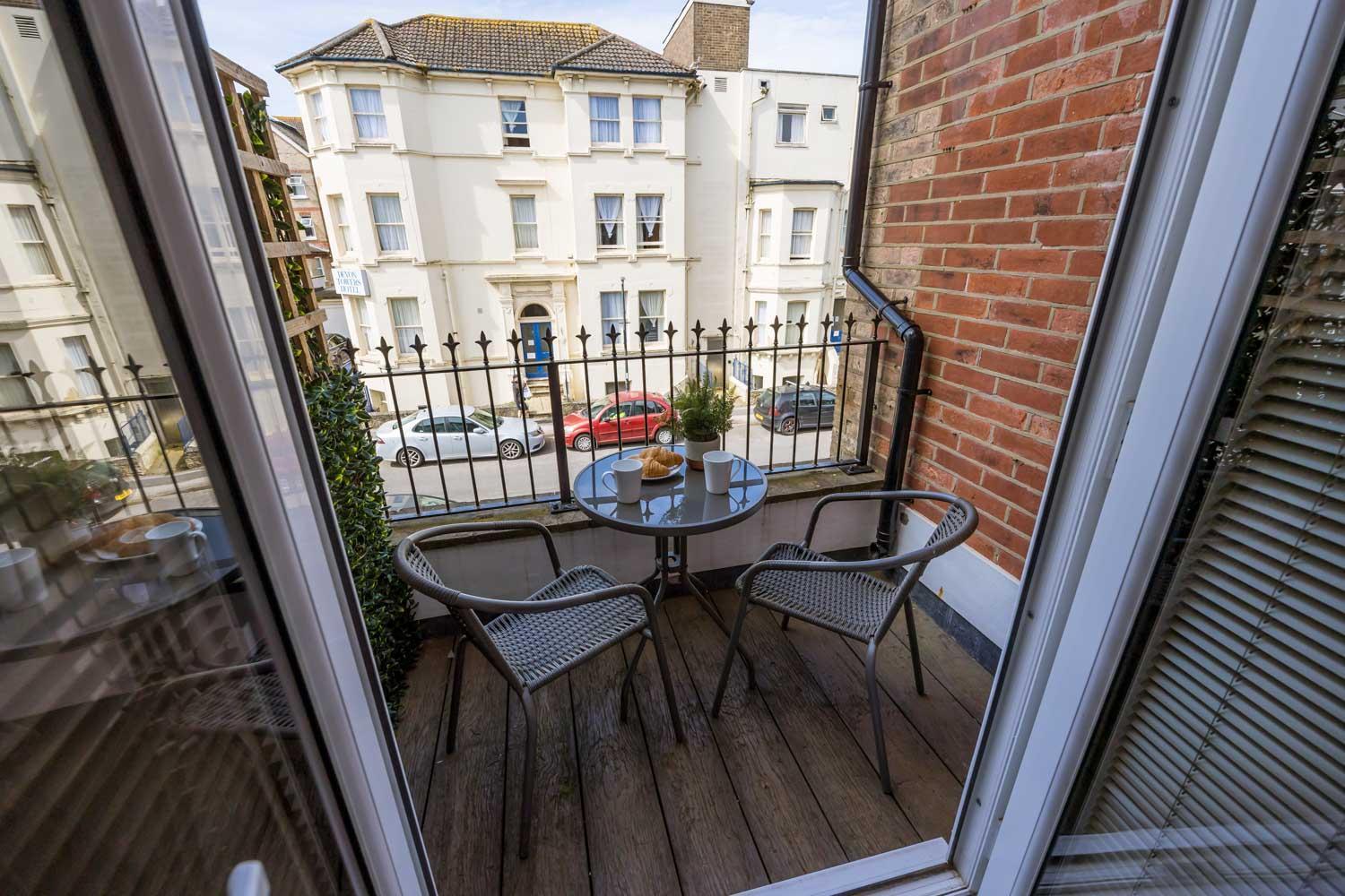 Sea Breeze - Pebbles Apartment Bournemouth Bagian luar foto